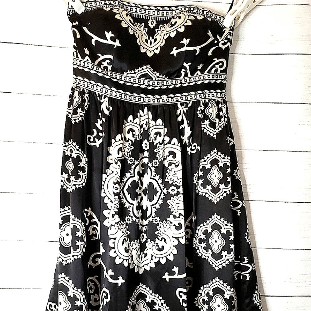 White House Black Market 100% Silk Damask Design Strapless Womens Dress Sz 0